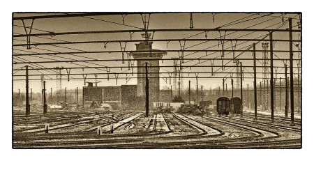 Gare de Montzen Nuit et Brouillard - https://www.youtube.com/watch?v=yba6JSkHyPo&list=PLcXi4AlKiGoxE_PpqdT90Tusc115s7g_b